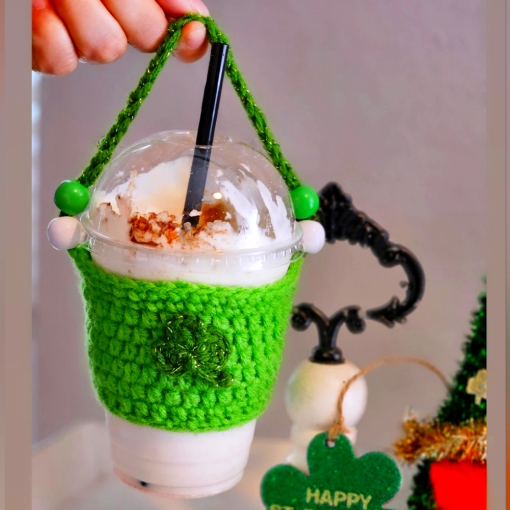 Crochet sleeve holder